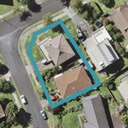 2/2 Pitlochry Place, Highland Park, Auckland