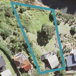 7 Beach Valley Road, Piha