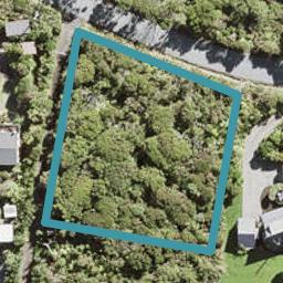 10 Log Race Road, Piha, Piha