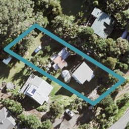 25 Piha Road, Piha