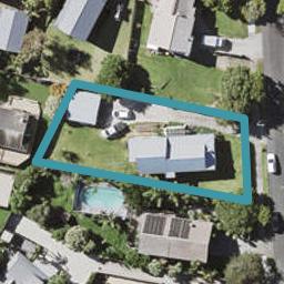 5 Seaglen Place, Botany Downs, Auckland