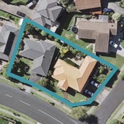 2/11 Lexington Drive, Botany Downs, Auckland