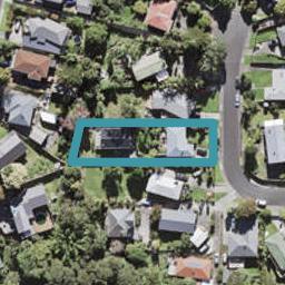 2/16 Thuja Street, Green Bay, Auckland