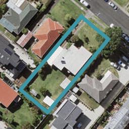 18B Trafalgar RD, Milford, Auckland