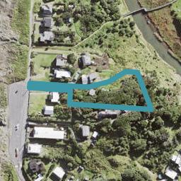 33 Marine Parade South, Piha