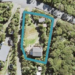 14 Log Race Road, Piha, New Lynn