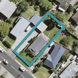 102 Awaroa Road, Sunnyvale, Auckland