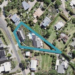 2/44 Tiri Road, Oneroa, Waiheke Island