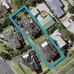 2/142 Sunset Road, Unsworth Heights, Auckland