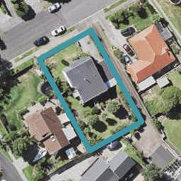 18 Dalwhinnie Parade, Highland Park, Auckland