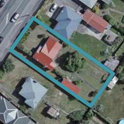 220 High Street North, Carterton