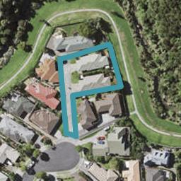 2/28 Bernie Edwards Place, Botany Downs, Auckland