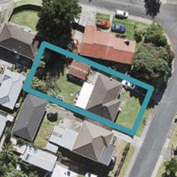 2/24 Tamariki Avenue, Kelston, Auckland