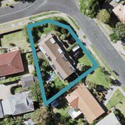 1/1 Malloy Place, Eastern Beach, Auckland