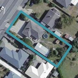 244 High Street North, Carterton