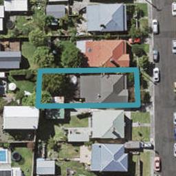 11 Roslyn Terrace, Stanley Point, Auckland