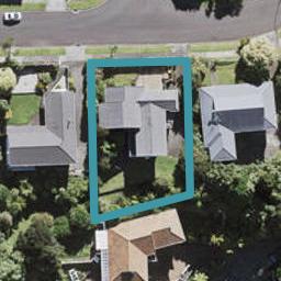 5 Homewood Place, Chatswood, Auckland