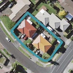 2/82 Gosford Drive, Botany Downs, Auckland