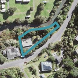 1 Beach Valley Road, Piha