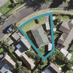 2/35 Challen Close, Conifer Grove, Takanini