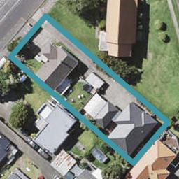 2/4 Shakespeare Road, Milford, Auckland