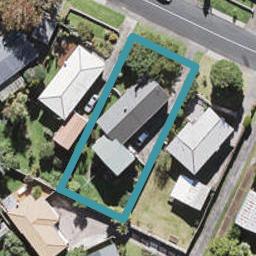 92 Lantana Road, Green Bay, Auckland