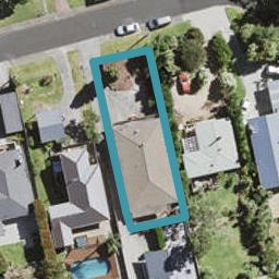 11A Deane Avenue, Titirangi, Auckland