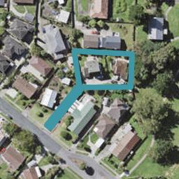 2/18 Cairngorm Place, Highland Park, Auckland