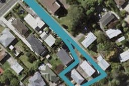2/211A Sunnynook Road, Wairau Valley, Auckland