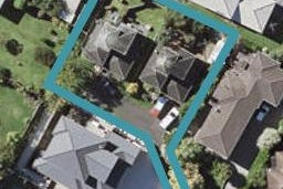 2/17 Kells Place, Botany Downs, Auckland