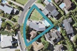 2/3 Burford Place, Mellons Bay, Auckland