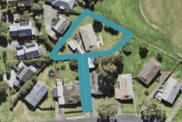 27 Beauchamp Drive, Massey, Auckland