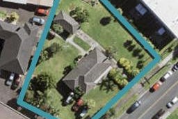 6 Buscomb Avenue, Henderson, Auckland