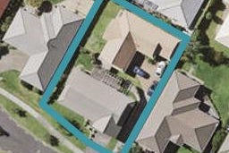 2/7 Amadeus Place, Northpark, Auckland