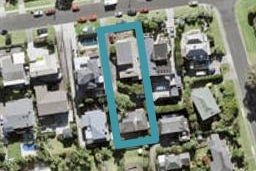2/23 Ridge Road, Waiake, Auckland