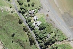 1742 East Coast Road, WHAKATIWAI, MIRANDA