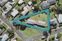 2/1 Taitapu Street, Massey, Auckland