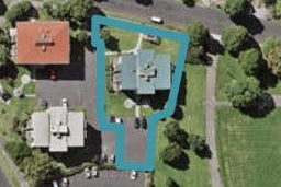 12/5 Point England Road, Point England, Auckland