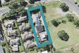 2/11 Montrose Terrace, Mairangi Bay, Auckland