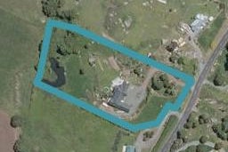 111 Crane Road, Kamo