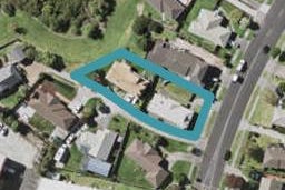 2/203 Burswood Drive, Burswood, Auckland