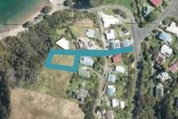 17 Tapeka Heights Lane, Russell
