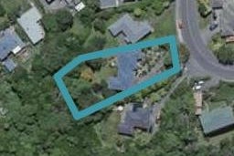 15 Hampton Hill Road, Tawa, Wellington