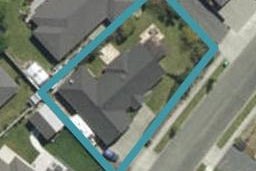 24 Wanderers Avenue, Brightwater