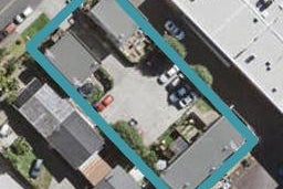 2/5 Buscomb Avenue, Henderson, Auckland