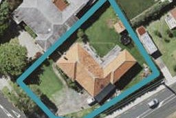 11 Lake Pupuke Drive, Takapuna, Auckland