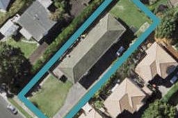 2/11 Dallinghoe Crescent, Milford, Auckland