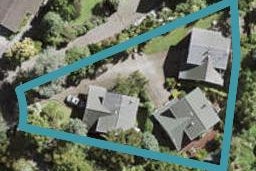 1/21 Deane Avenue, Titirangi, Auckland