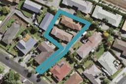 2/7 Septimus Place, Henderson, Auckland