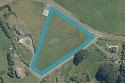 140E Cooper Road, Pollok